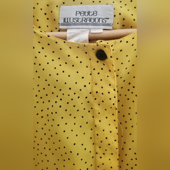 Petite illustration button down shirt - Picture 2 of 5